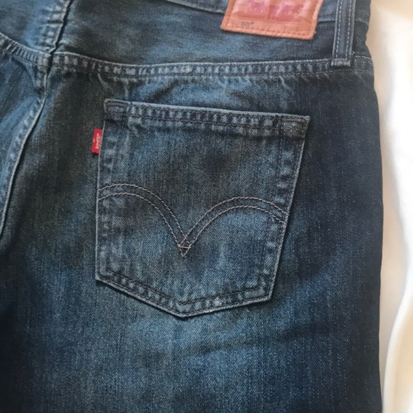 Levi’s denim shorts - Picture 3 of 8